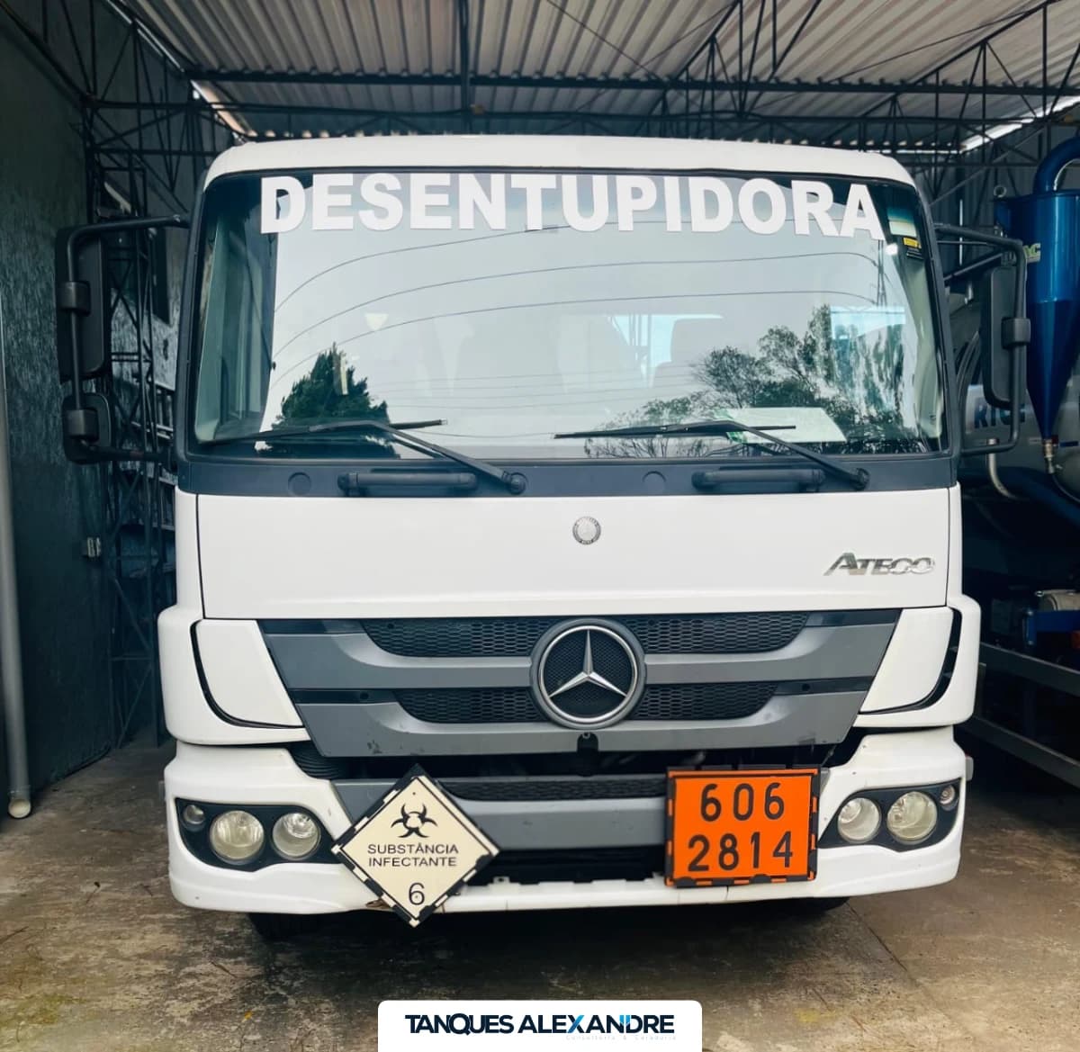 MB Atego 1719 com equipamento combinado