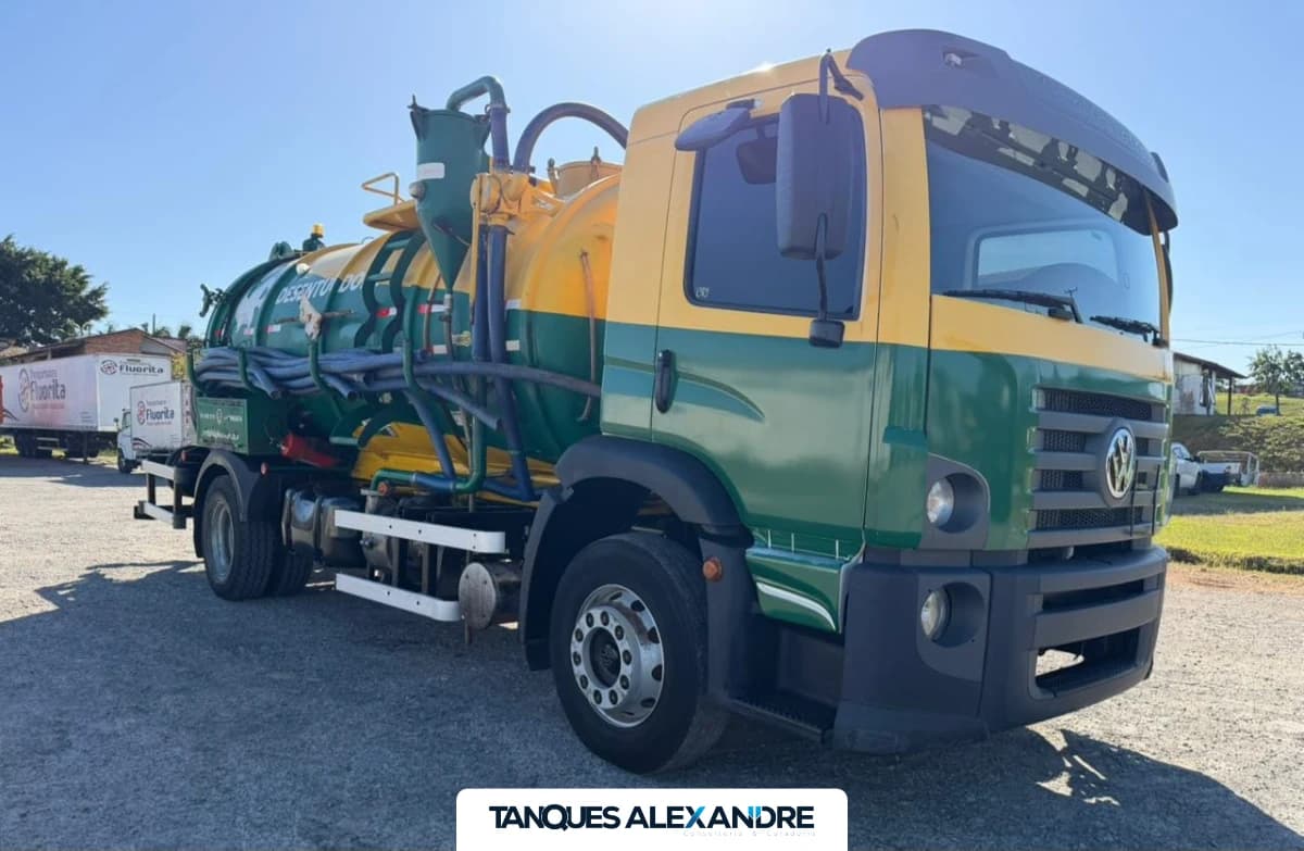 VW 17-230 2020 com Equipamento Combinado 13m³ Bertolini