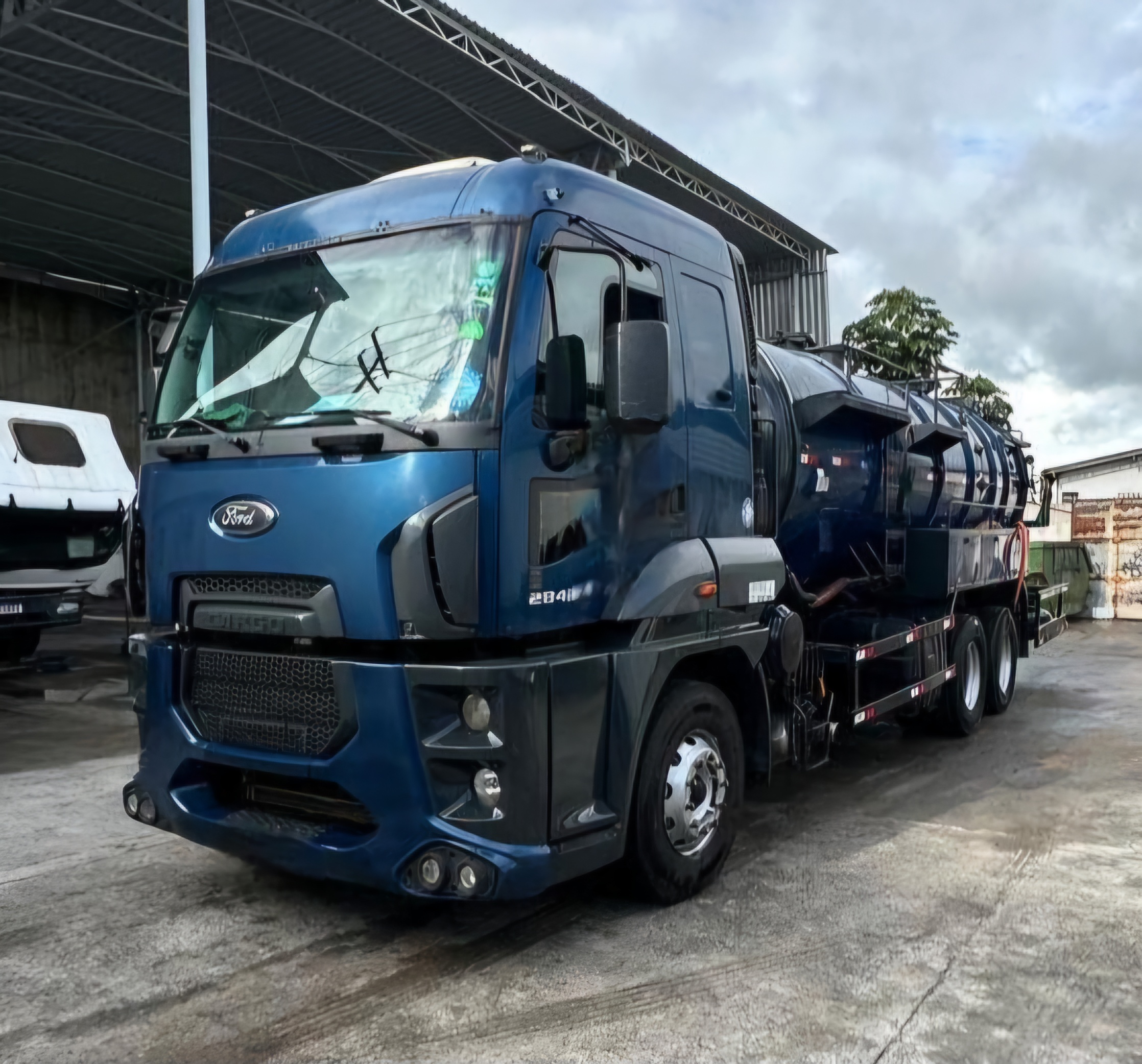 Cargo 2842 vácuo e hidrojato