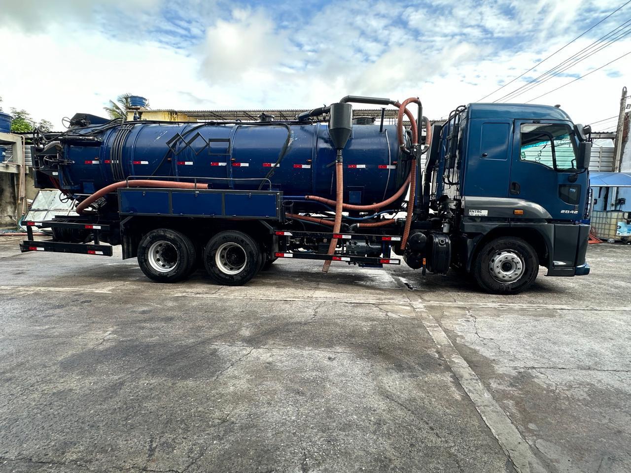 Cargo 2842 vácuo e hidrojato