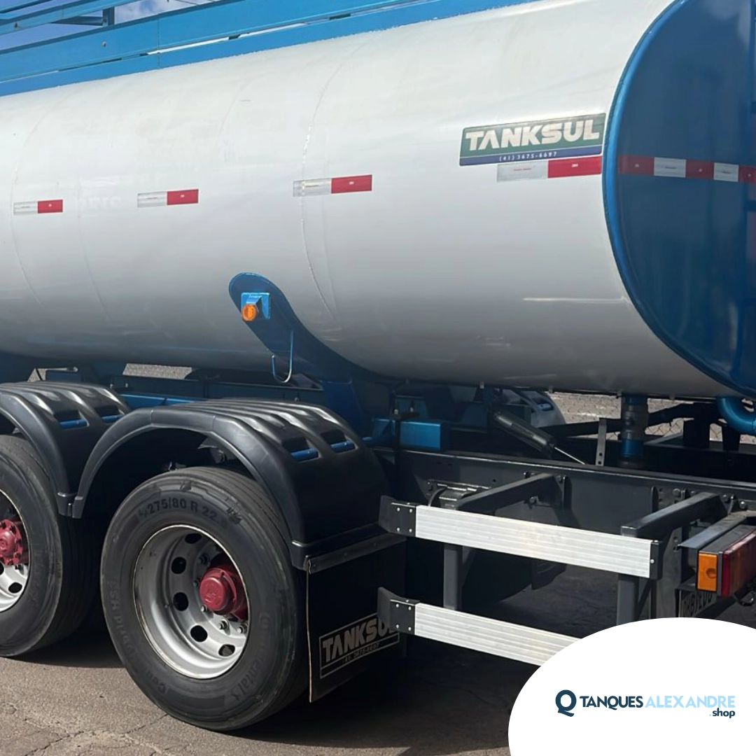 IVECO TECTOR 240E22 COM TANQUE PIPA 20 MIL LITROS