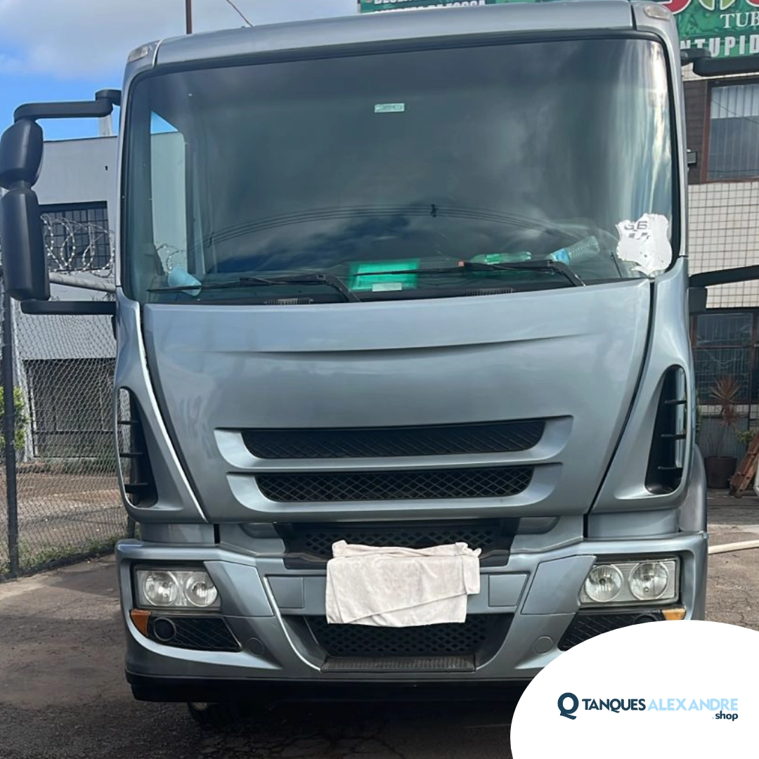 IVECO TECTOR 240E22 COM TANQUE PIPA A VENDA RIO GRANDE DO SUL