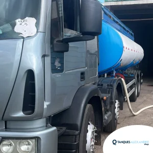 IVECO TECTOR 240E22 COM TANQUE PIPA